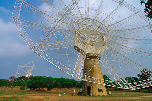 Les antennes du GMRT (Giant Meterwawe Radio Telescope). © E. Martin pour C&E.