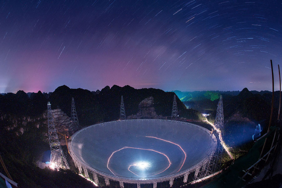 Le radiotelescope chinois Fast. © Liu Xu