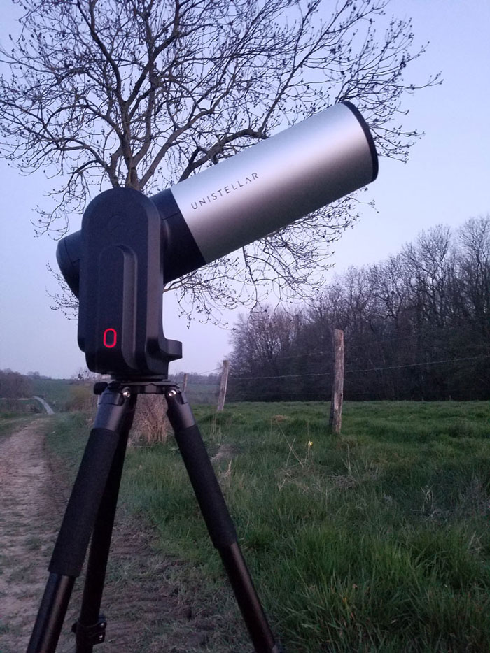 L’eVscope est un télescope de 114 mm d’ouverture, doté d’un capteur IMX224 de Sony.