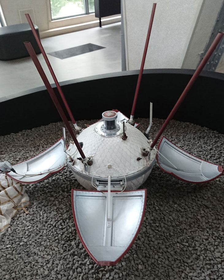 Maquette de la sonde soviétique Luna 9.
