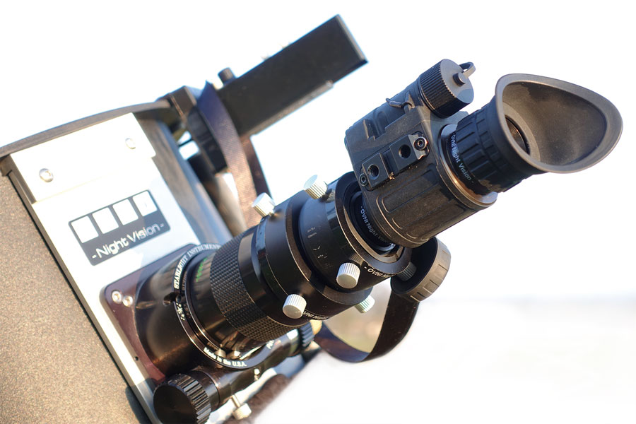 L’intensificateur Ovni-M peut être utilisé à main levée que monté sur un télescope. © J.-L. Dauvergne/C&E