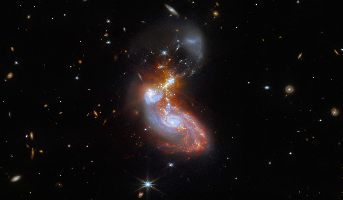 Une fusion de galaxies sous l'oeil infrarouge du Webb