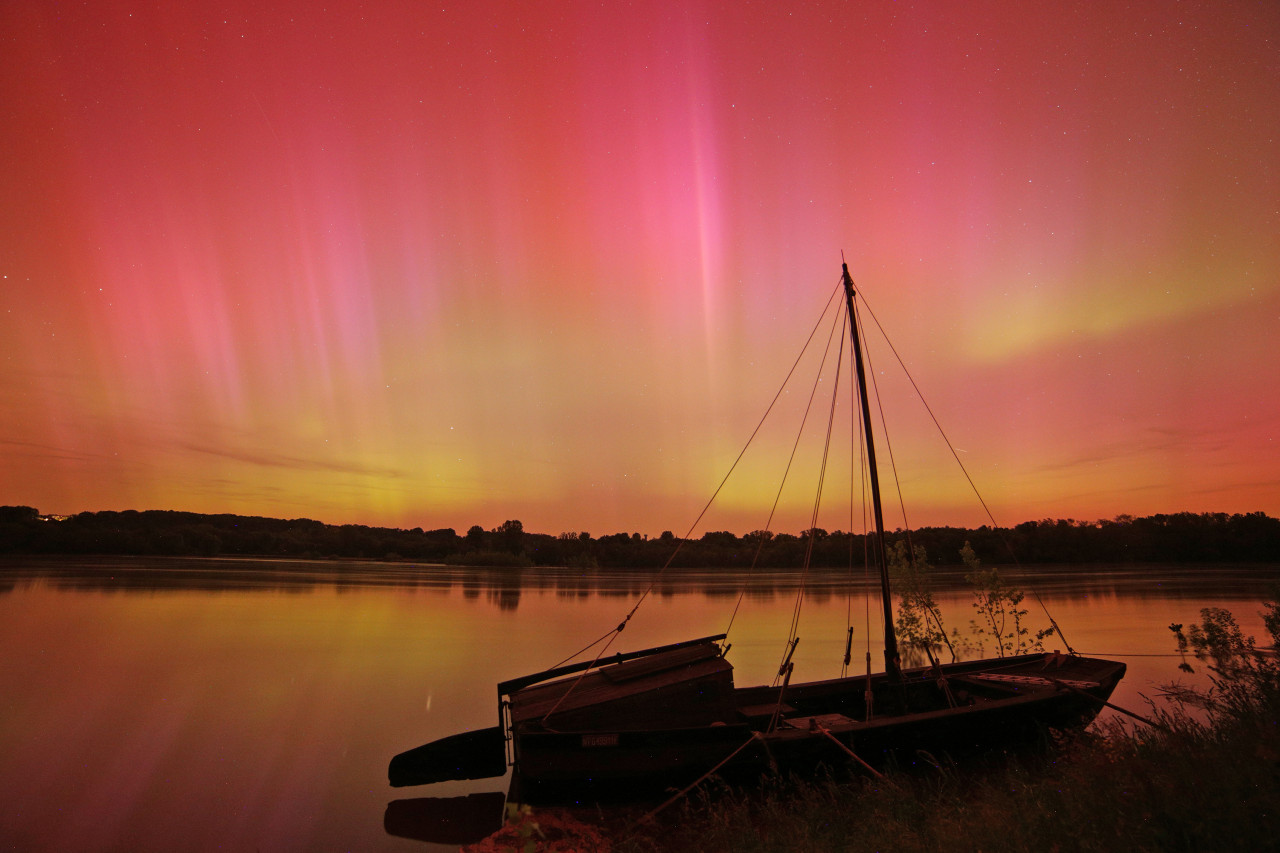 Des aurores boréales illuminent la nuit de façon spectaculaire