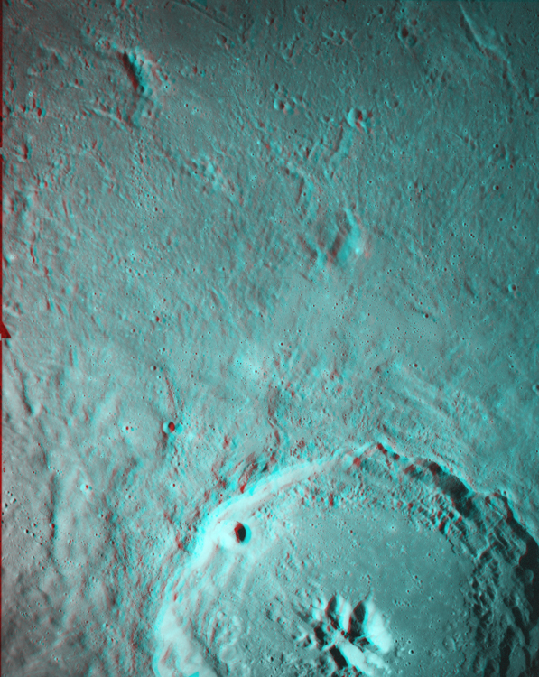 Cratère lunaire Théophile vu par le CSM d'Apollo 16. Crédit : LPI (3D : P; Henarejos)