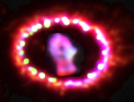 Les anneaux s'étendent encore et s'illuminent - Crédits : NASA/ESA/HSCA