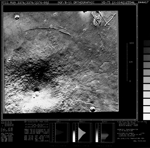 Ascraeus Mons par Viking 1, en 1976. Crédit : Nasa